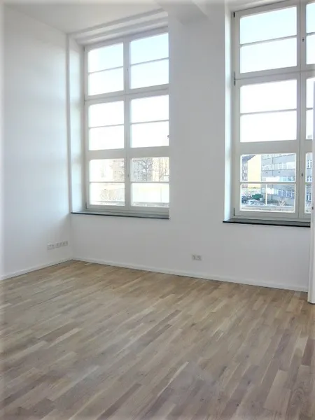 Loftwohnen in alter Zigarettenfabrik — photo 1